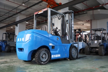 Xe nâng điện DELIFORK